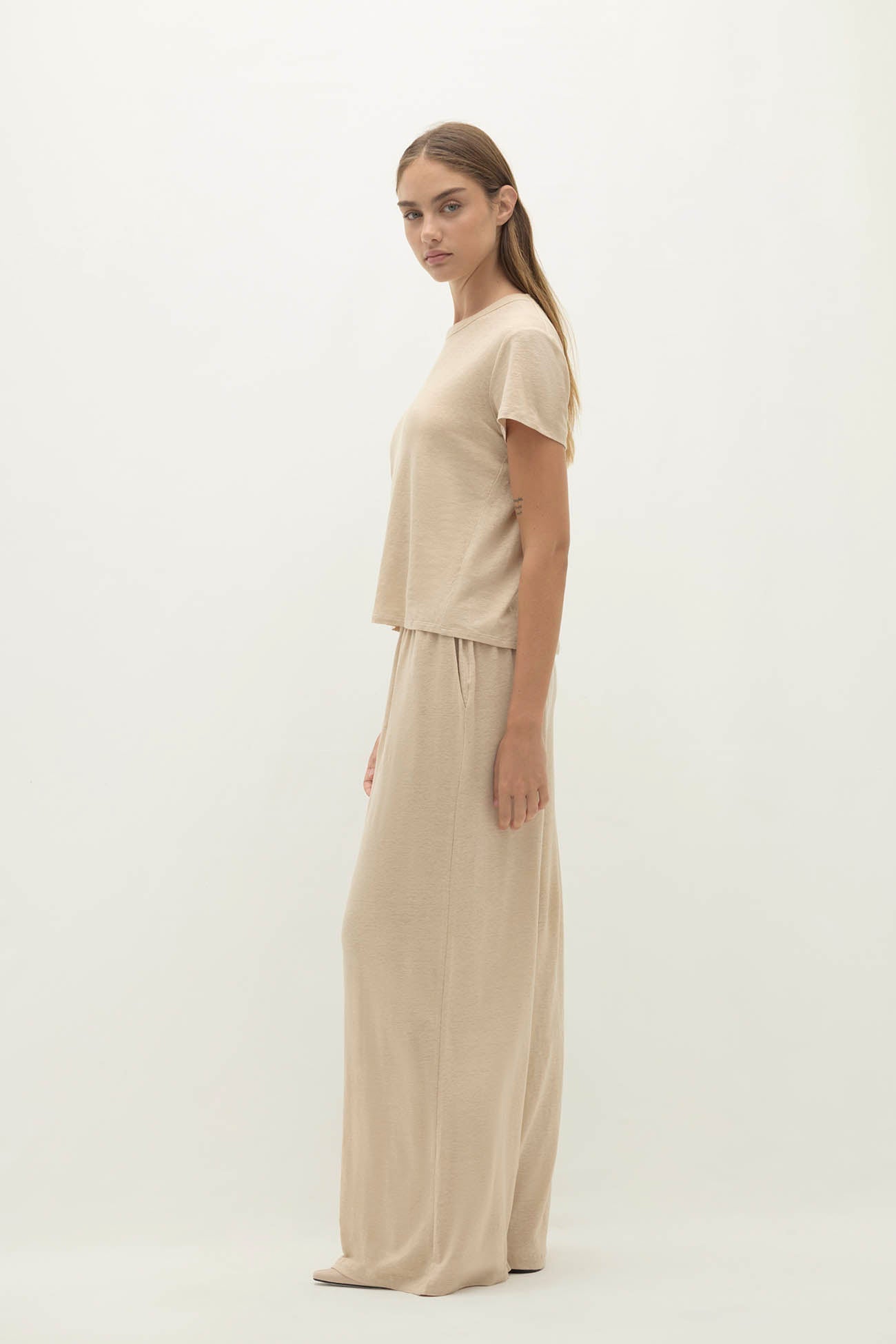 CHLOE LINEN CREWNECK TEE