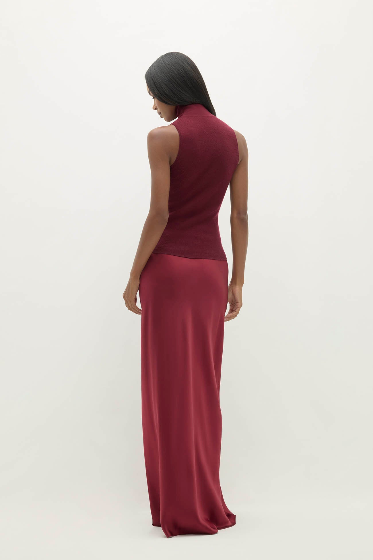 JOANNA SLEEVELESS TURTLENECK